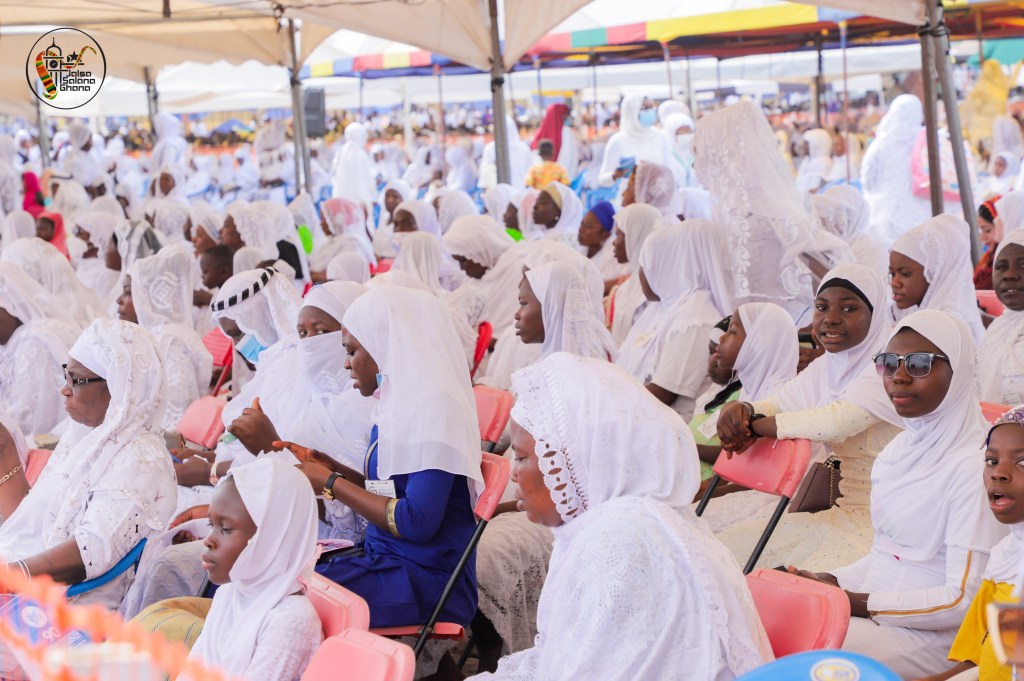 Huzoor Charges Ghanaian Ahmadi Muslims to be Loyal to Country 2